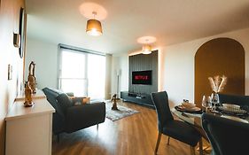 The Safari Suite Luxury Apartment Milton Keynes